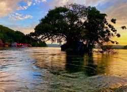 Sailing the Nile in Uganda