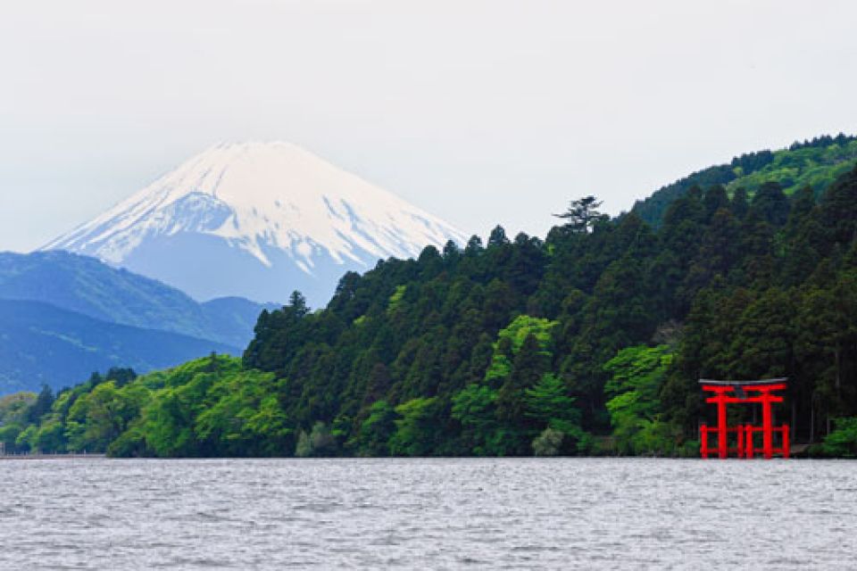 Hike and relax in an Onsen in Hakone